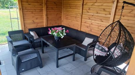 Zestaw ogrodowy dla 10 osób z narożnikiem, stołem podnoszonym i trzema fotelami Relly VII grafitowy