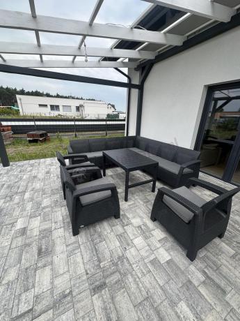 Zestaw ogrodowy dla 10 osób z narożnikiem, stołem podnoszonym i trzema fotelami Relly VII grafitowy