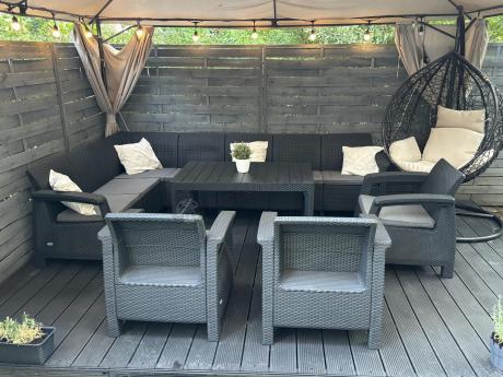 Zestaw ogrodowy dla 10 osób z narożnikiem, stołem podnoszonym i trzema fotelami Relly VII grafitowy