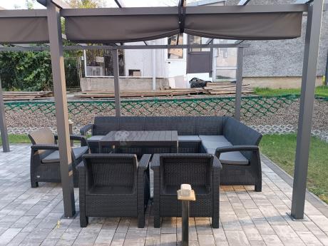 Zestaw ogrodowy dla 10 osób z narożnikiem, stołem podnoszonym i trzema fotelami Relly VII grafitowy