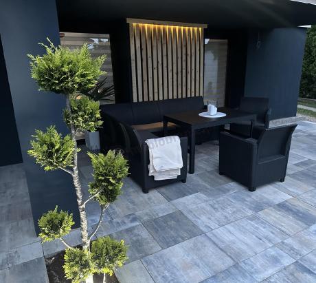 Zestaw ogrodowy dla 8 osób narożnik Nedler VI, stół podnoszony i dwa fotele - grafit