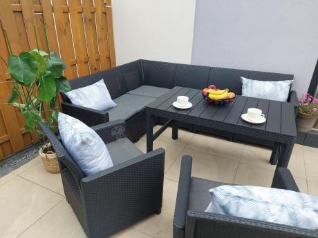 Zestaw ogrodowy dla 8 osób narożnik Nedler VI, stół podnoszony i dwa fotele - grafit