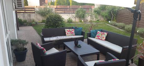 Zestaw ogrodowy na 8 osób z regulowanym stolikiem Meblobranie SFLM brązowy