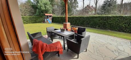 zestaw ogrodowy na 8 osób z regulowanym stolikiem Meblobranie SFLM brązowy