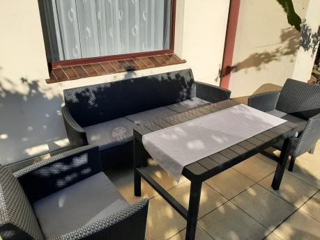 zestaw ogrodowy na nóżkach