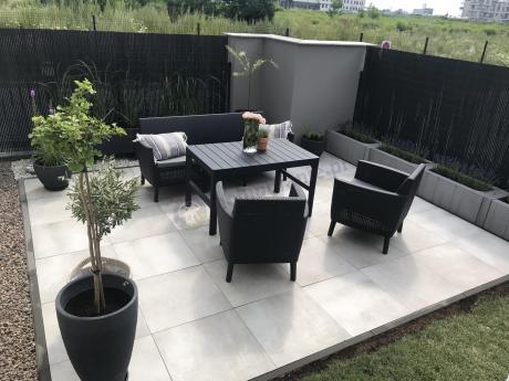 zestaw ogrodowy na nóżkach