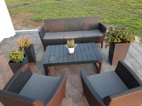 zestaw ogrodowy na nóżkach