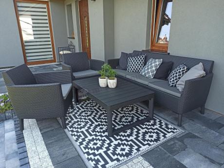 zestaw ogrodowy na nóżkach