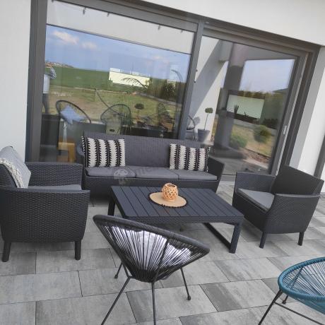 zestaw ogrodowy na nóżkach