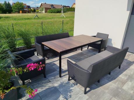 Zestaw ogrodowy na taras 8 osobowy z dużym stołem 200 cm w kolorze drewna Meblobranie SFM Plus grafit