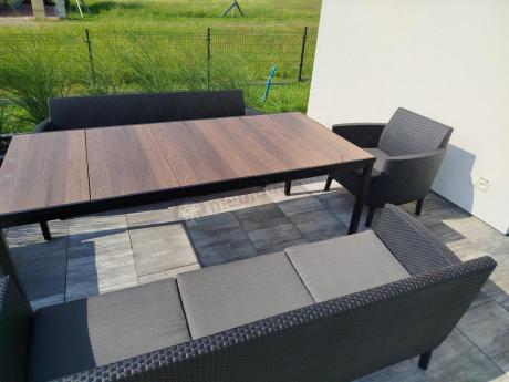 Zestaw ogrodowy na taras 8 osobowy z dużym stołem 200 cm w kolorze drewna Meblobranie SFM Plus grafit