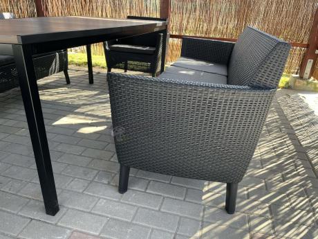 Zestaw ogrodowy na taras 8 osobowy z dużym stołem 200 cm w kolorze drewna Meblobranie SFM Plus grafit