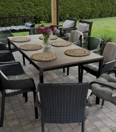 Zestaw ogrodowy Portis dla 8 osób ze stołem 200cm w kolorze orzecha i fotelami