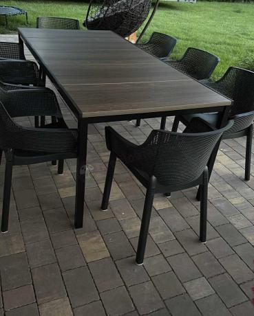 Zestaw ogrodowy Portis dla 8 osób ze stołem 200cm w kolorze orzecha i fotelami