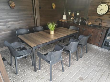 Zestaw ogrodowy Portis dla 8 osób ze stołem 200cm w kolorze orzecha i fotelami