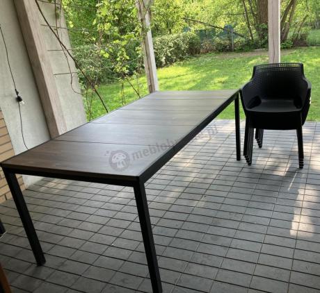 Zestaw ogrodowy Portis dla 8 osób ze stołem 200cm w kolorze orzecha i fotelami