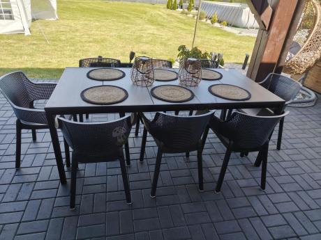 Zestaw ogrodowy Portis dla 8 osób ze stołem 200cm w kolorze orzecha i fotelami