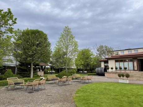 Zestaw ogrodowy rattanowy ze stolikiem Torgiano Set brązowy