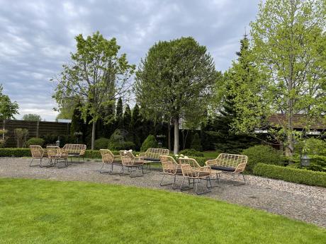 Zestaw ogrodowy rattanowy ze stolikiem Torgiano Set brązowy