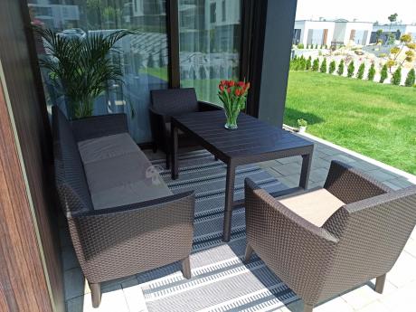 Zestaw ogrodowy z podnoszonym stołem Meblobranie S3L brąz