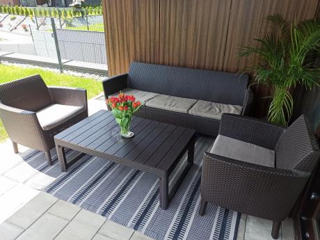 Zestaw ogrodowy z podnoszonym stołem Meblobranie S3L brąz