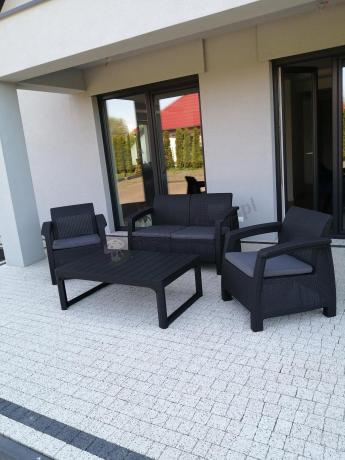 Zestaw ogrodowy z podnoszonym stolikiem Corfu Set Lyon Grafitowy