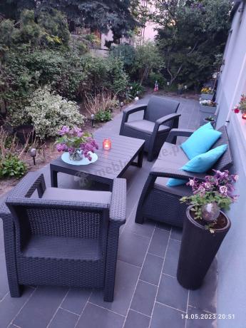 Zestaw ogrodowy z podnoszonym stolikiem Corfu Set Lyon Grafitowy