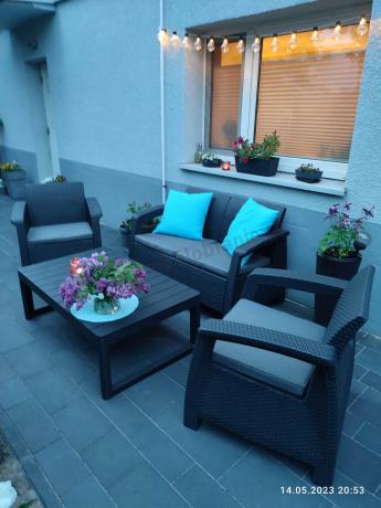 Zestaw ogrodowy z podnoszonym stolikiem Corfu Set Lyon Grafitowy