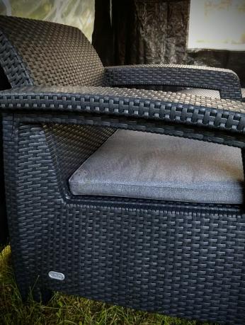 Zestaw ogrodowy z podnoszonym stolikiem Corfu Set Lyon Grafitowy