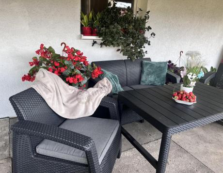 Zestaw ogrodowy z podnoszonym stolikiem Corfu Set Lyon Grafitowy