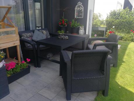 Zestaw ogrodowy z podnoszonym stolikiem Corfu Set Lyon Grafitowy