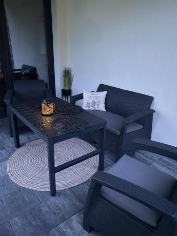 Zestaw ogrodowy z podnoszonym stolikiem Corfu Set Lyon Grafitowy