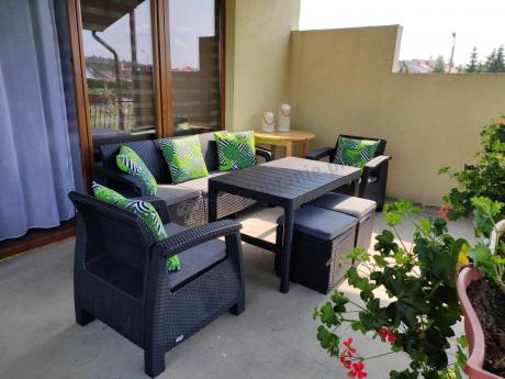 Zestaw ogrodowy z podnoszonym stolikiem Corfu Set Lyon Max Grafitowy + pufy