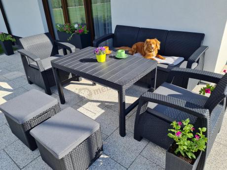 Zestaw ogrodowy z podnoszonym stolikiem Corfu Set Lyon Max Grafitowy + pufy