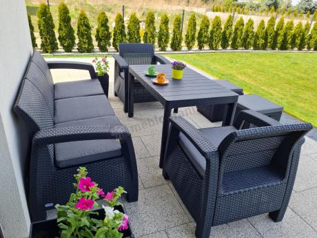 Zestaw ogrodowy z podnoszonym stolikiem Corfu Set Lyon Max Grafitowy + pufy