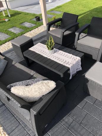 Zestaw ogrodowy z podnoszonym stolikiem Corfu Set Lyon Max Grafitowy + pufy