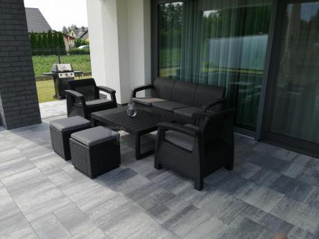 Zestaw ogrodowy z podnoszonym stolikiem Corfu Set Lyon Max Grafitowy + pufy