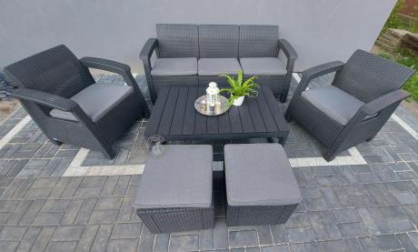 Zestaw ogrodowy z podnoszonym stolikiem Corfu Set Lyon Max Grafitowy + pufy