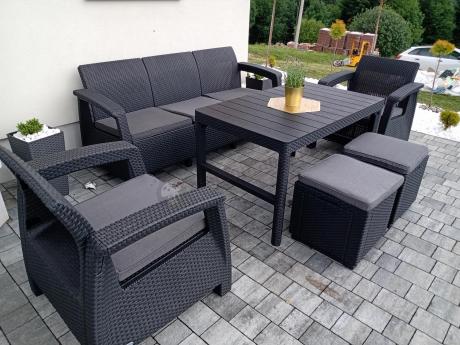 Zestaw ogrodowy z podnoszonym stolikiem Corfu Set Lyon Max Grafitowy + pufy