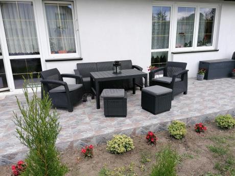 Zestaw ogrodowy z podnoszonym stolikiem Corfu Set Lyon Max Grafitowy + pufy