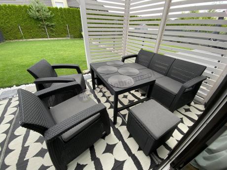 Zestaw ogrodowy z podnoszonym stolikiem Corfu Set Lyon Max Grafitowy + pufy