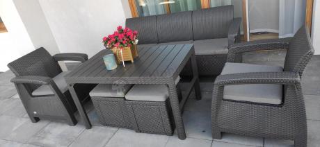 Zestaw ogrodowy z podnoszonym stolikiem Corfu Set Lyon Max Grafitowy + pufy