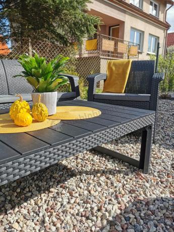 Zestaw ogrodowy z podnoszonym stolikiem Corfu Set Lyon Max Grafitowy + pufy