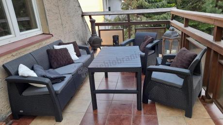 Zestaw ogrodowy z podnoszonym stolikiem Corfu Set Lyon Max Grafitowy + pufy