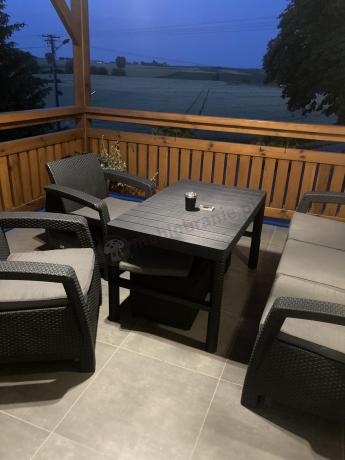 Zestaw ogrodowy z podnoszonym stolikiem Corfu Set Lyon Max Grafitowy + pufy