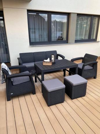 Zestaw ogrodowy z podnoszonym stolikiem Corfu Set Lyon Max Grafitowy + pufy