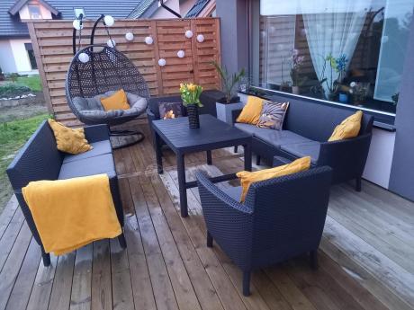 Zestaw ogrodowy z podnoszonym stolikiem