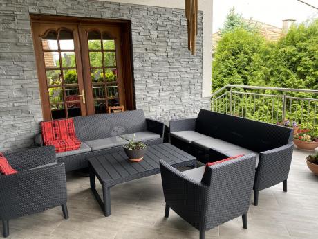 Zestaw ogrodowy z podnoszonym stolikiem