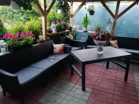 Zestaw ogrodowy z podnoszonym stolikiem