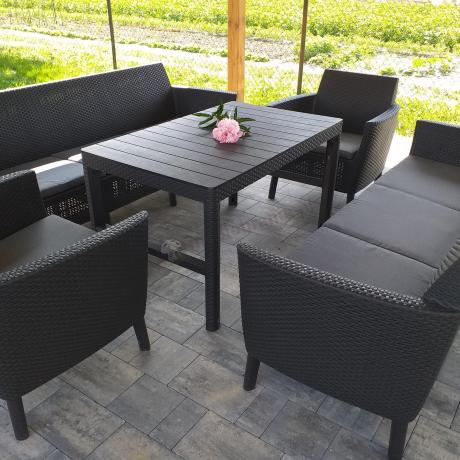 Zestaw ogrodowy z podnoszonym stolikiem